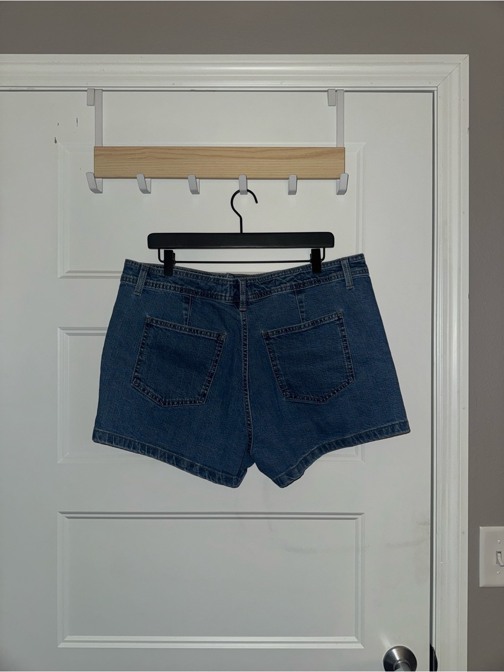 Universal Thread Classic Denim Jean Shorts - Blue - Picture 3 of 3